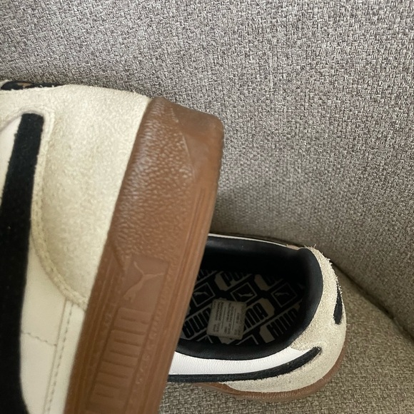 PUMA -PALERMO WHITE LEATHER
SNEAKERS size is 8 - Picture 6 of 7